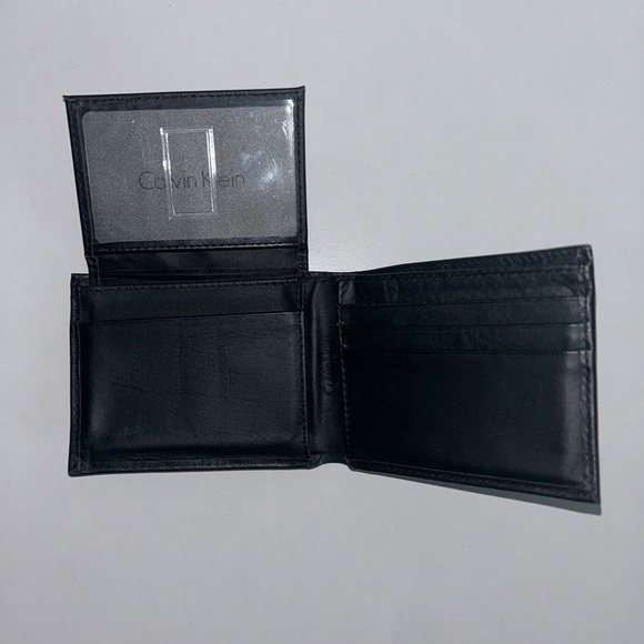 Calvin Klein Wallet - Picture 2 of 2
